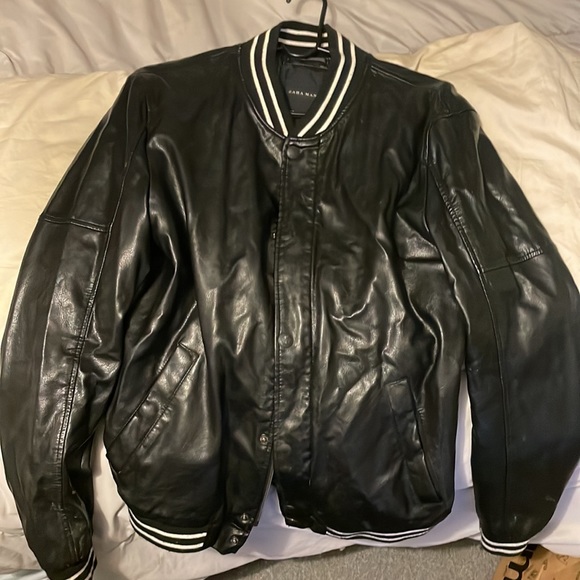 Black leather jacket from Zara - Picture 2 of 3